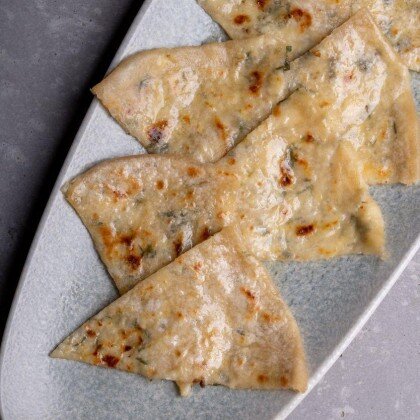 Балкарский хычин с творогом и зеленью