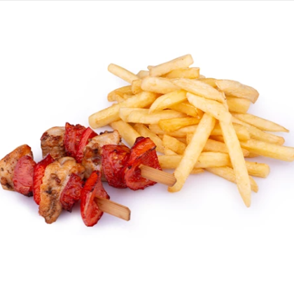 Картофель фри с куриным шашлычком и сырным соусом