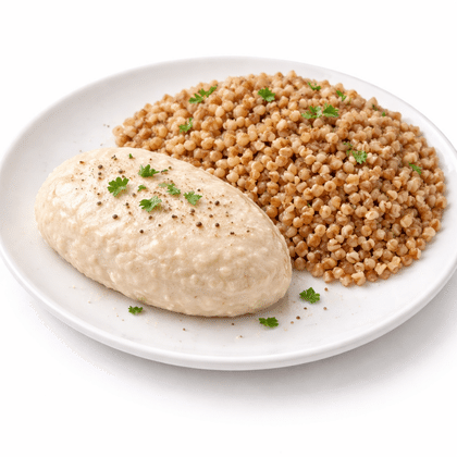 Отварная греча с котлетой на пару