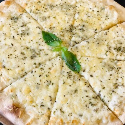 Пицца четыре сыра