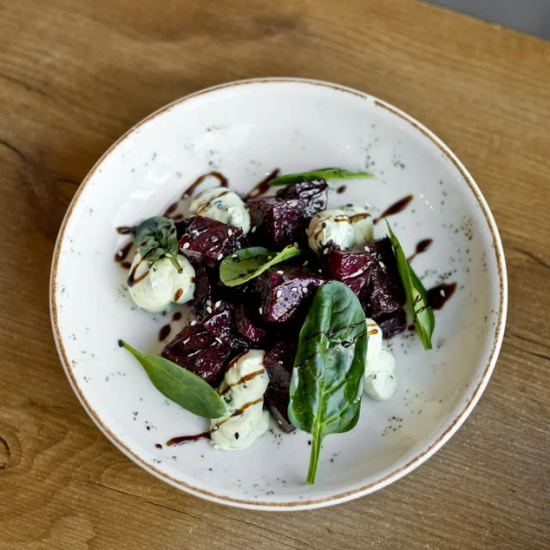 Салат Свекла с творожным песто