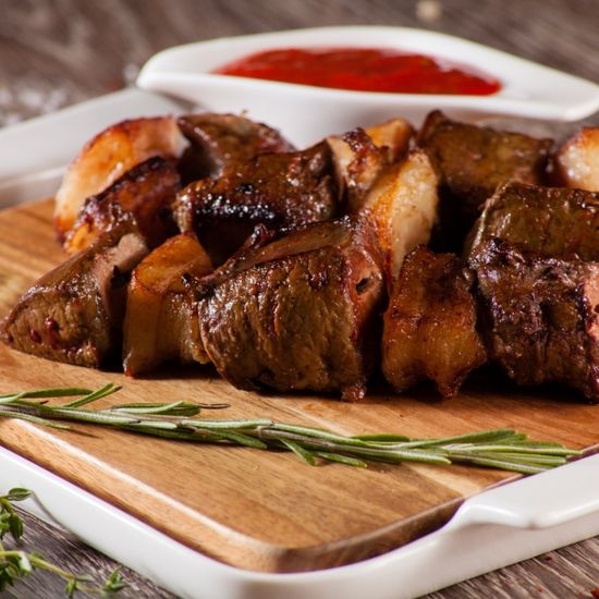 Шашлык из бараньей печени с курдюком