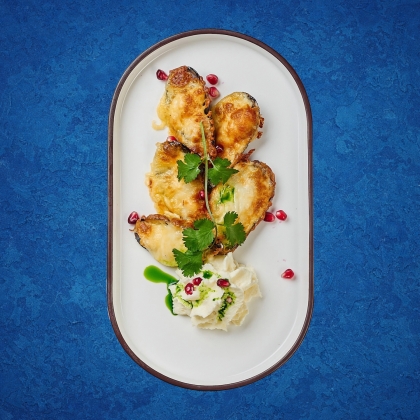 Запеченные Мидии с овощным аджапсандалом и муссом из Пармезана