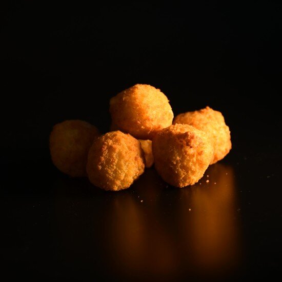 Шарики сырные - 6 шт. + соус в подарок