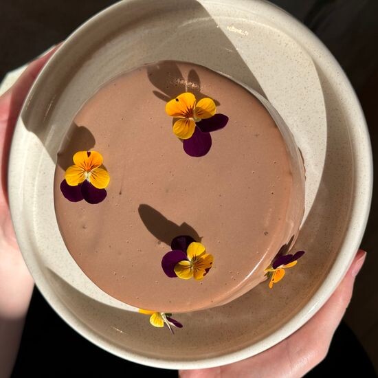 Муссовый бенто Смородина, брусника, шоколад