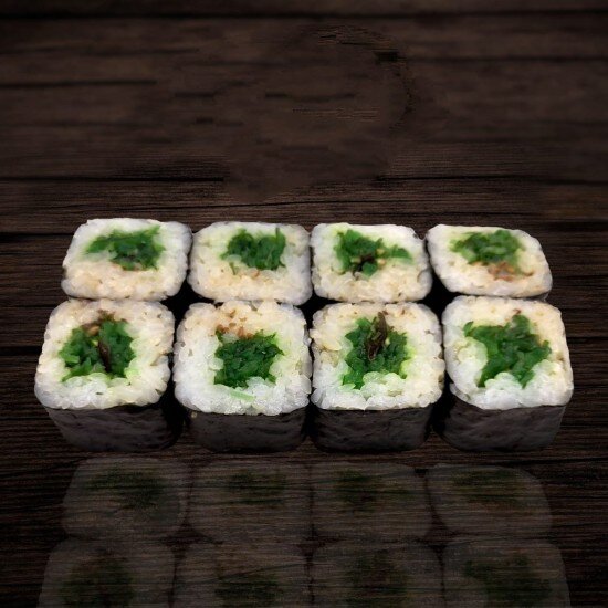 Хосомаки с чукой