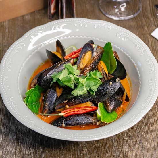 Мидии в соусе «Том ям»