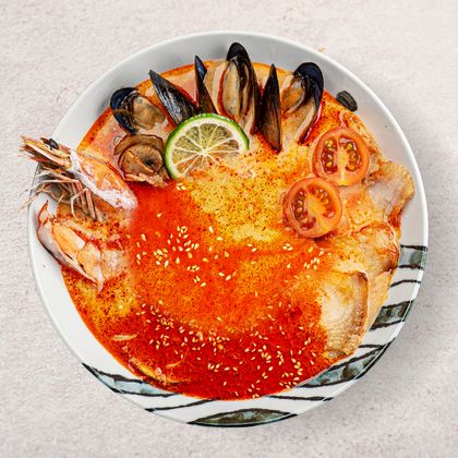 Том ям с морепродуктами