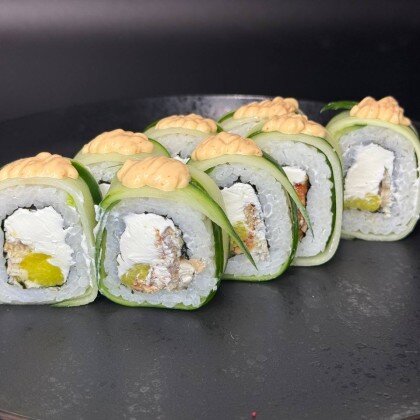 Ролл спайси угорь