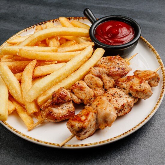 Картофель фри с шашлычком