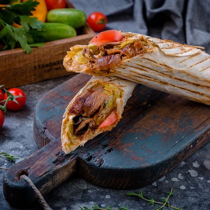 Мега куриная шаурма в лаваше