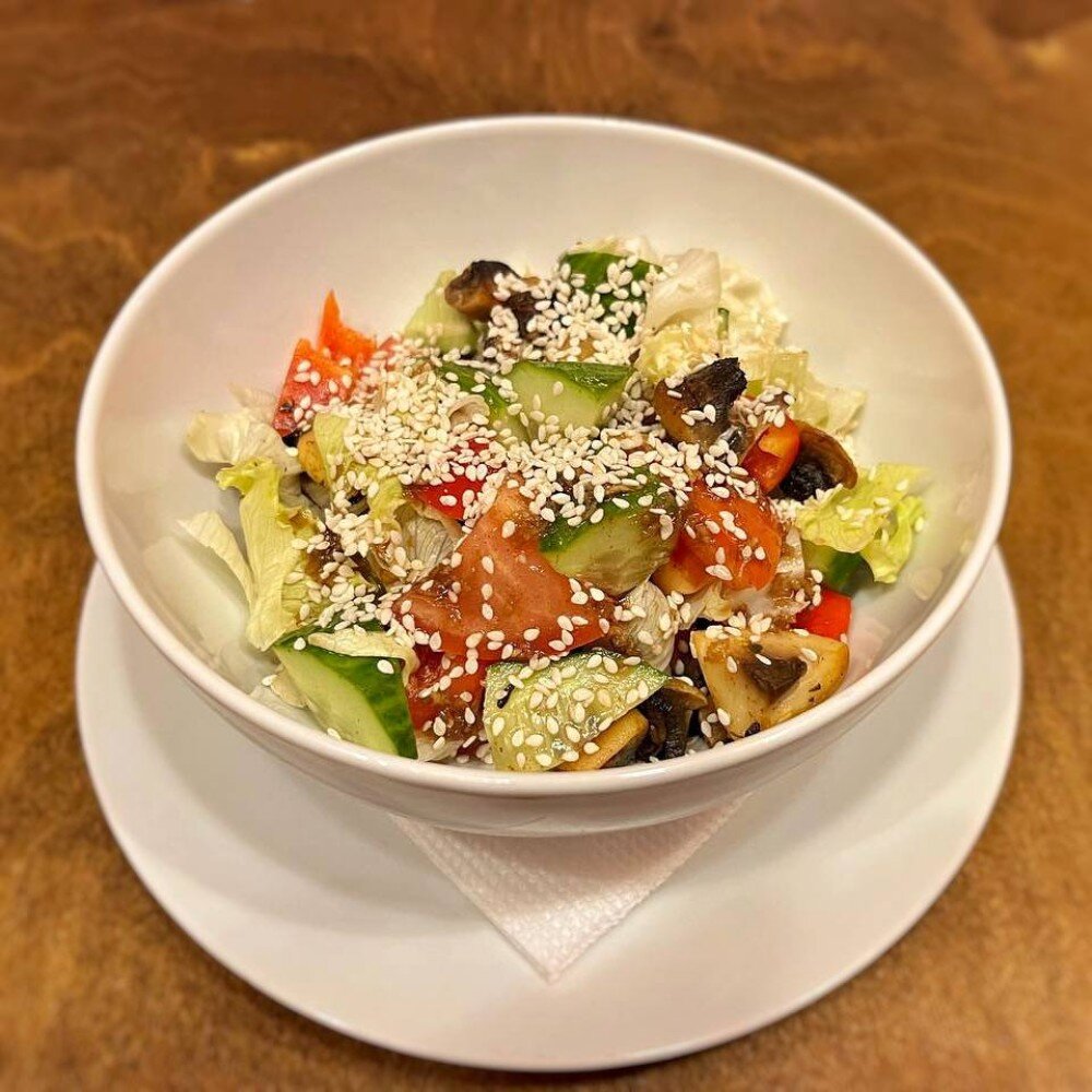 Салат из овощей с грибами