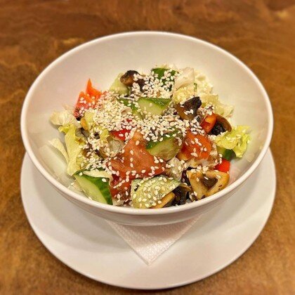 Салат из овощей с грибами