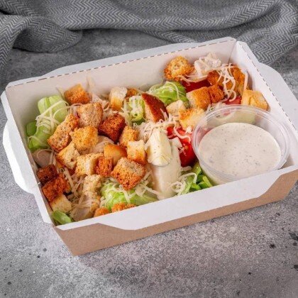 Салат Цезарь с курицей