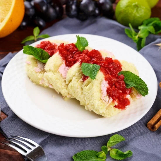 Рулет ягодный домашний