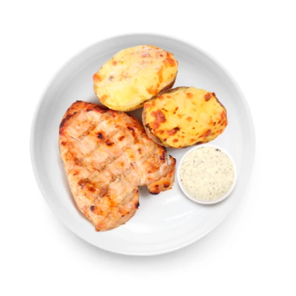 Печеный картофель с грибным соусом и куриным стейком