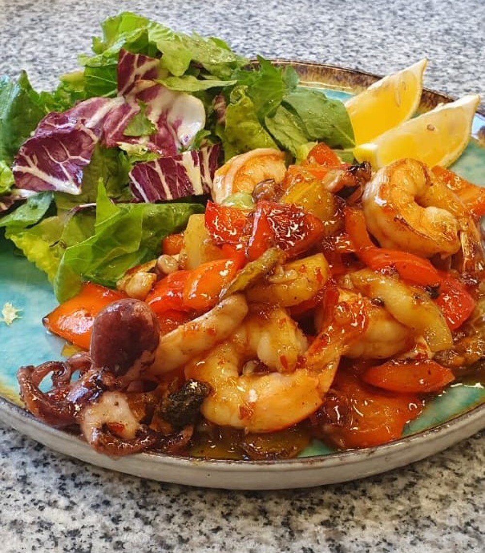 Теплый салат от Шефа с морепродуктами