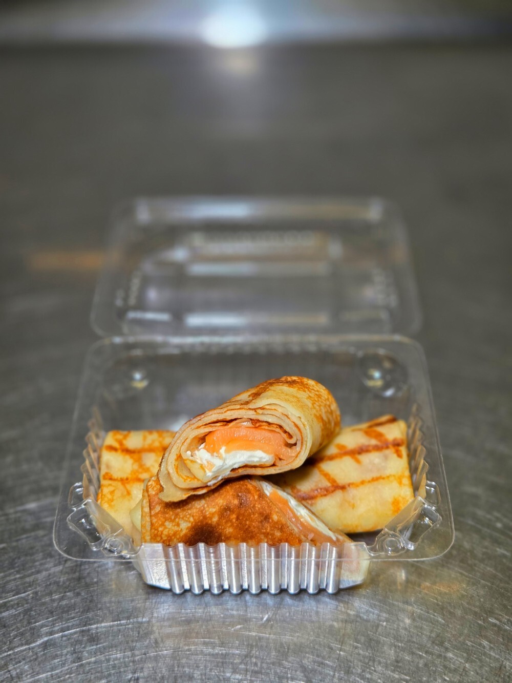 Фаршированные блины с семгой и творожным сыром