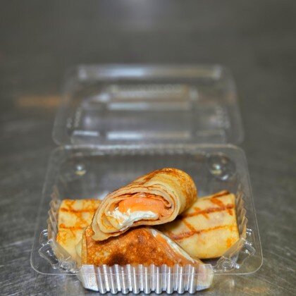 Фаршированные блины с семгой и творожным сыром