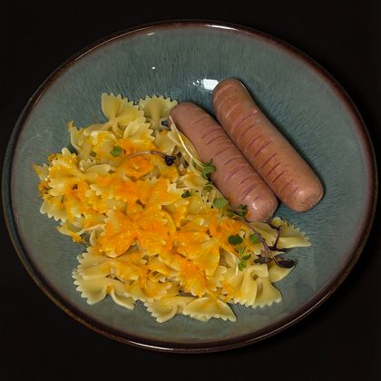 Макарошки бантики с сосисками и сыром