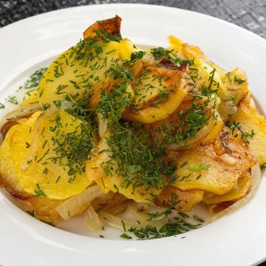 Картофель по-деревенски с луком