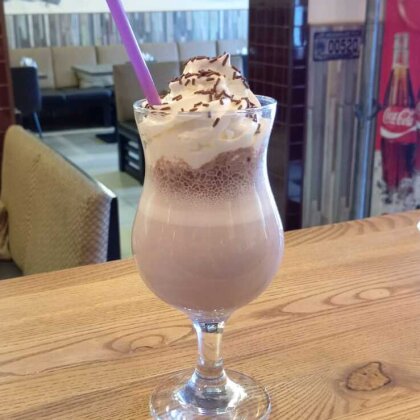 Сникерс милкшейк