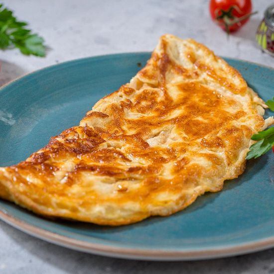 Омлет из яиц с сыром