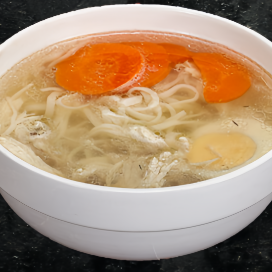 Суп куриный с лапшой