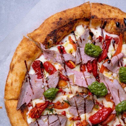 Пицца с ростбифом