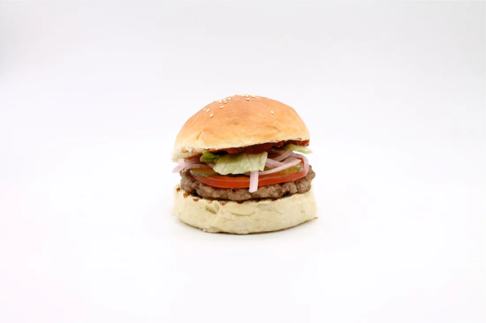 Гамбургер с котлетой и овощами