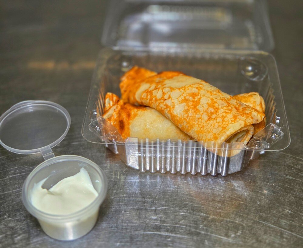 Блины со сметаной