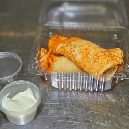 Блины со сметаной