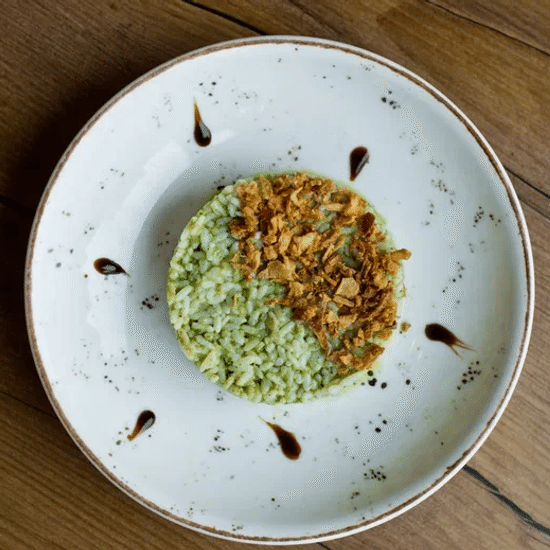 Пряный рис с соусом Песто