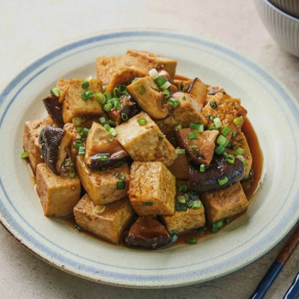 Тушеная свинина и тофу