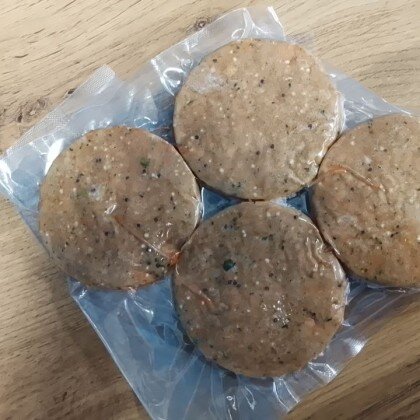 Котлеты лососевые с киноа 1/320 ШефПорт