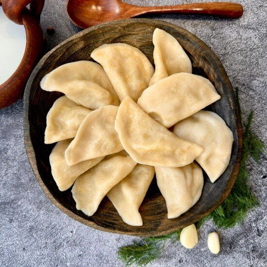 Вареники с картофелем и шкварками