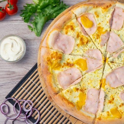 Пицца с ветчиной 25 см/300 г