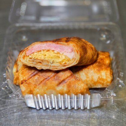 Фаршированные блины с ветчиной и сыром