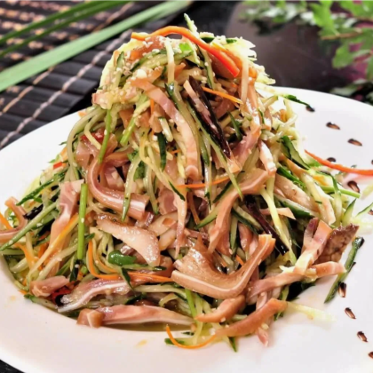 Острый салат из свиных ушек