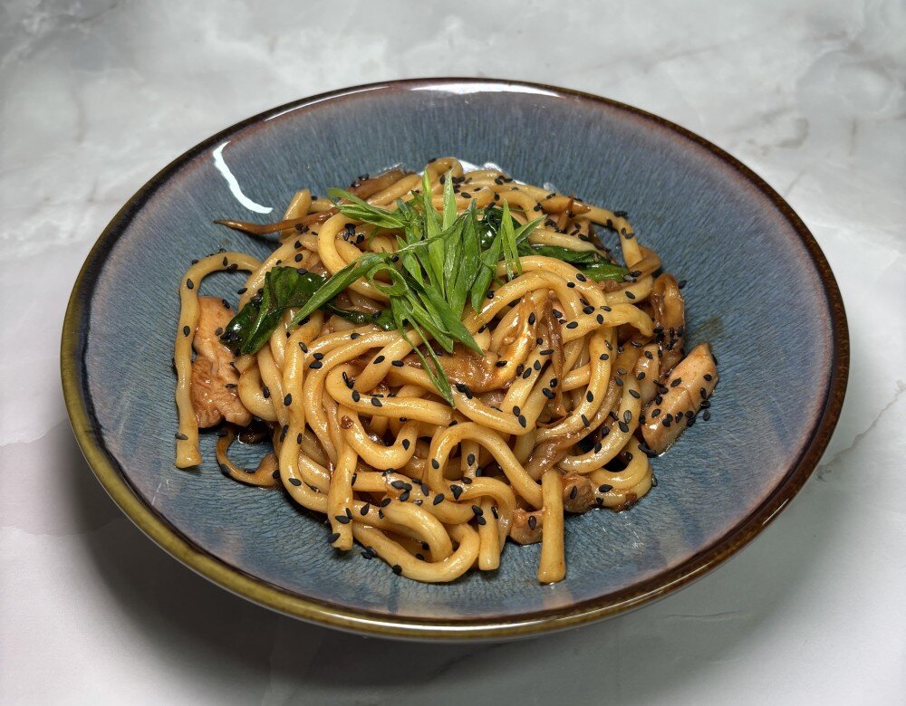 Пшеничная лапша с цыпленком и грибами