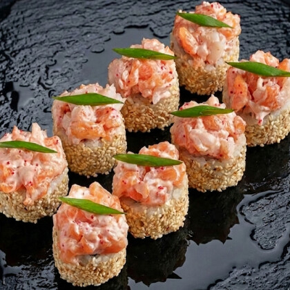 Ролл с лососем и креветкой