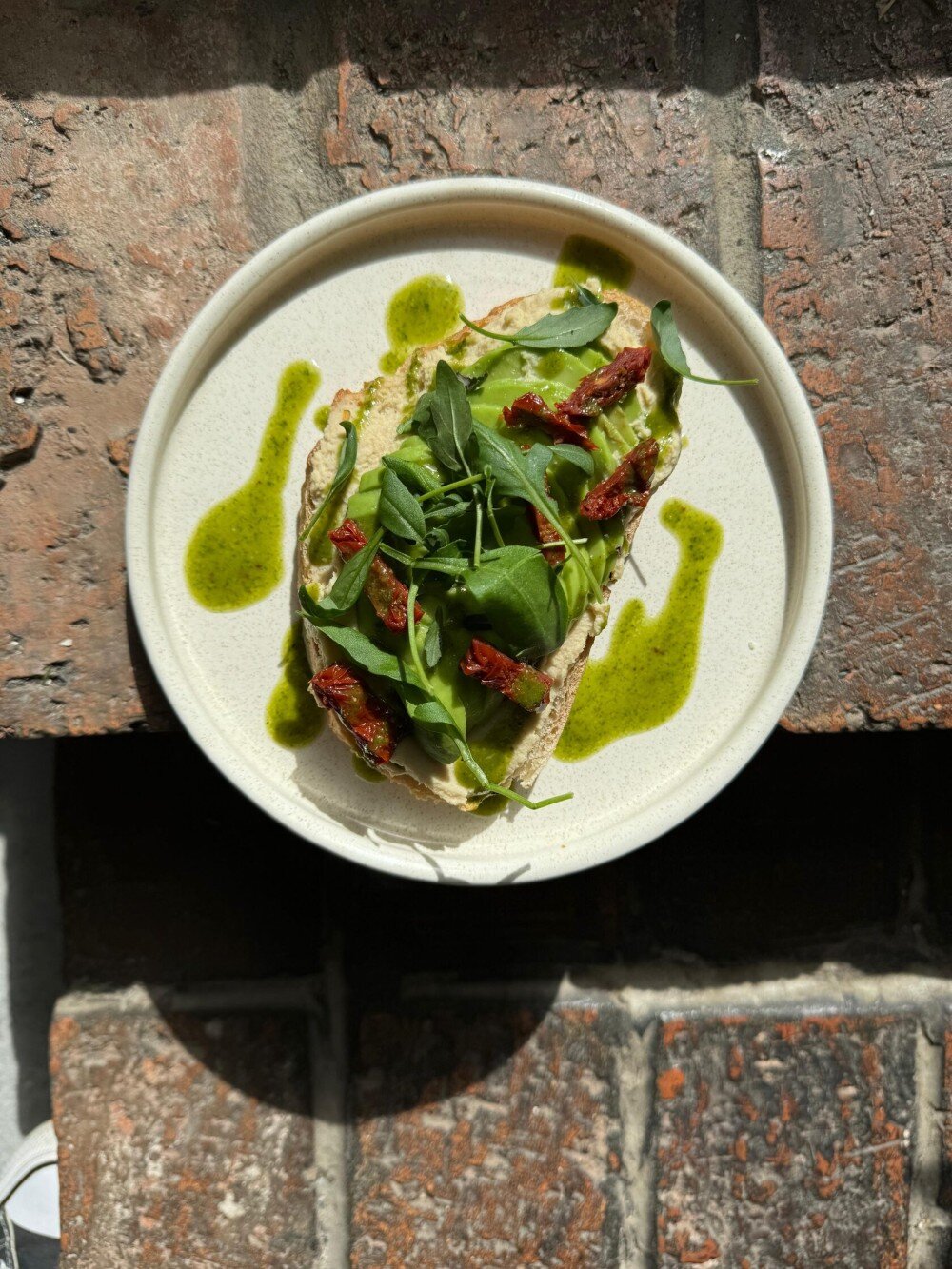 Тост с хумусом