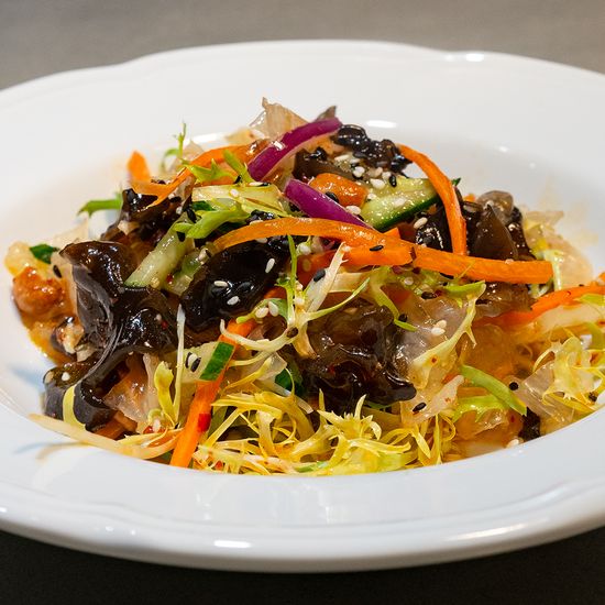 Салат с древесными грибами