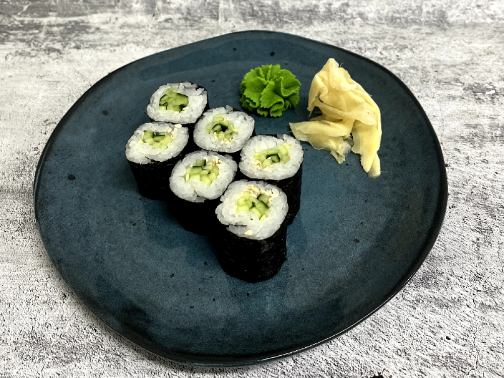 Маки ролл огурец