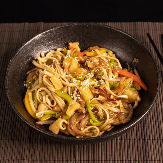 Лапша со свининой и ананасом