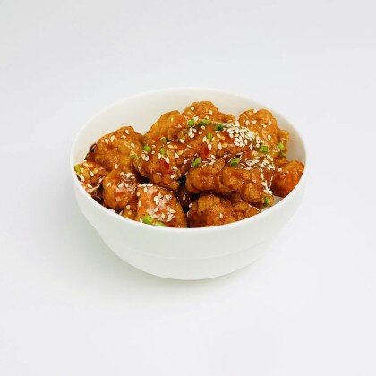 Хрустящие кусочки куриного филе, крылышки или ножки в Азиатском стиле