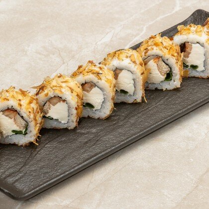 Ролл по-охотничьи с копчёным угрём