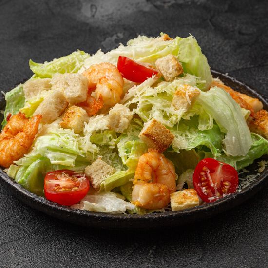 Салат «Цезарь» с креветками