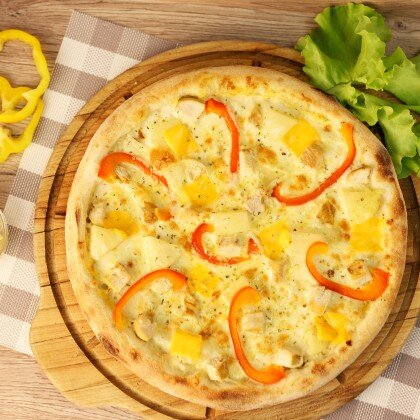 Пицца "Гавайская" с ананасами 33 см/740 г