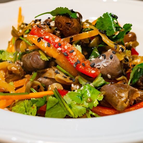 Куриные сердечки с капустой Ца-це